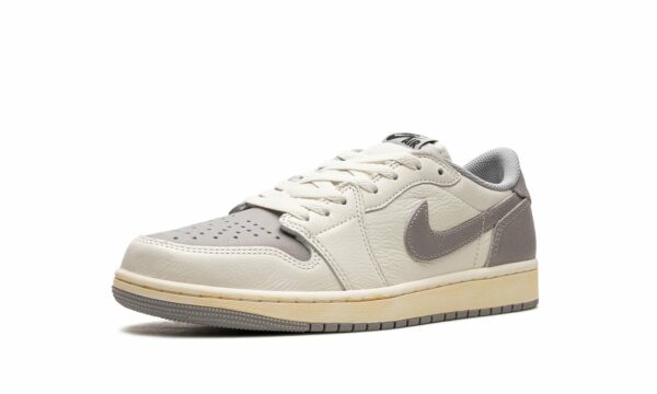 jordan air jordan 1 low ex atmosphere grey 20362396 46718881 2048.jpg