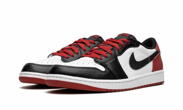 jordan air jordan 1 low og black toe 2023 20087984 45685409 2048.jpg