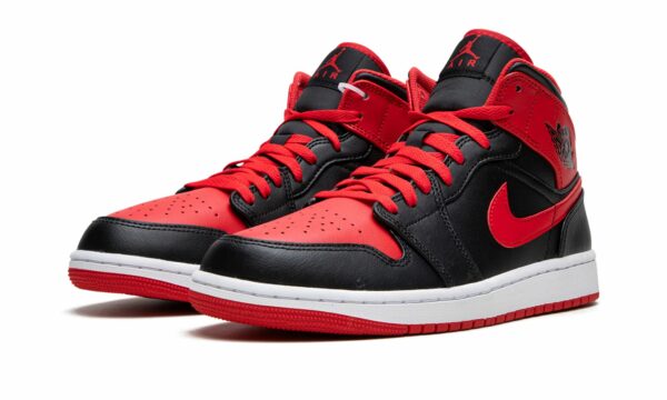 jordan air jordan 1 mid alternate bred 19672622 43927638 2048.jpg