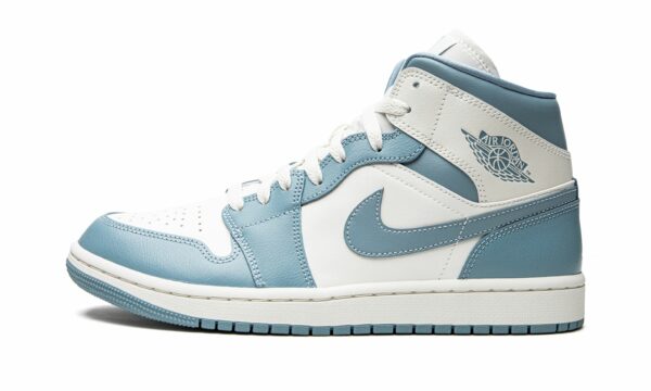 jordan air jordan 1 mid wmns unc 18362887 45629322 2048.jpg