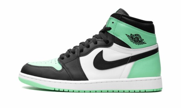 jordan air jordan 1 retro high og green glow 22538513 48932546 2048.jpg