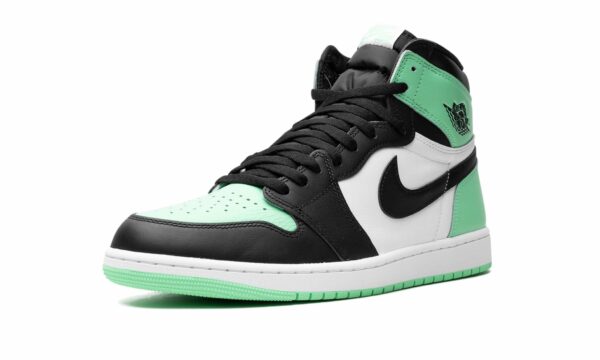 jordan air jordan 1 retro high og green glow 22538513 48932552 2048.jpg