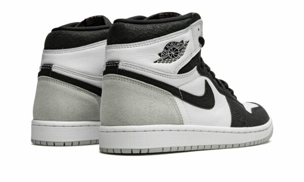 jordan air jordan 1 retro high og stage haze 18374914 45870332 2048.jpg