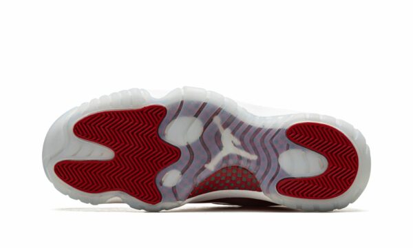 jordan air jordan 11 cherry 2022 18507299 45636294 2048.jpg