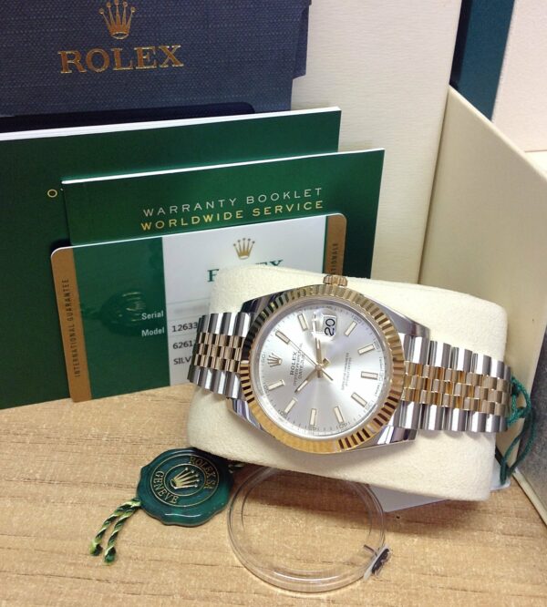 rolex datejust 126333 silver index jubilee 41mm steel and yellow gold mens watch replica hcxdw.jpg