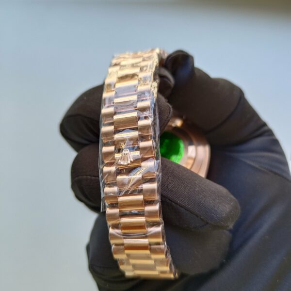 rolex day date 40 rose gold etched dial rose gold case and bracelet replica hhmx4.jpg