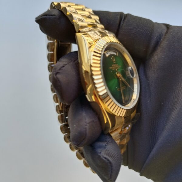 rolex day date 40mm yellow gold custom malachite dial fluted bezel president bracelet replica w1dkx.jpg